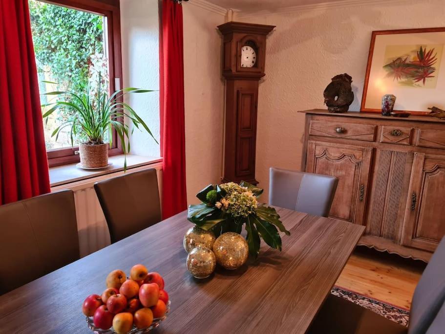 Haus Paesch Nahe See Mit Beheiztem Whirlpool/Sauna Butgenbach Luaran gambar